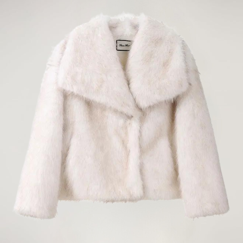 Oversized_Faux_Fur_Coat_in_Soft_Grey_with_Wide_Lapels5