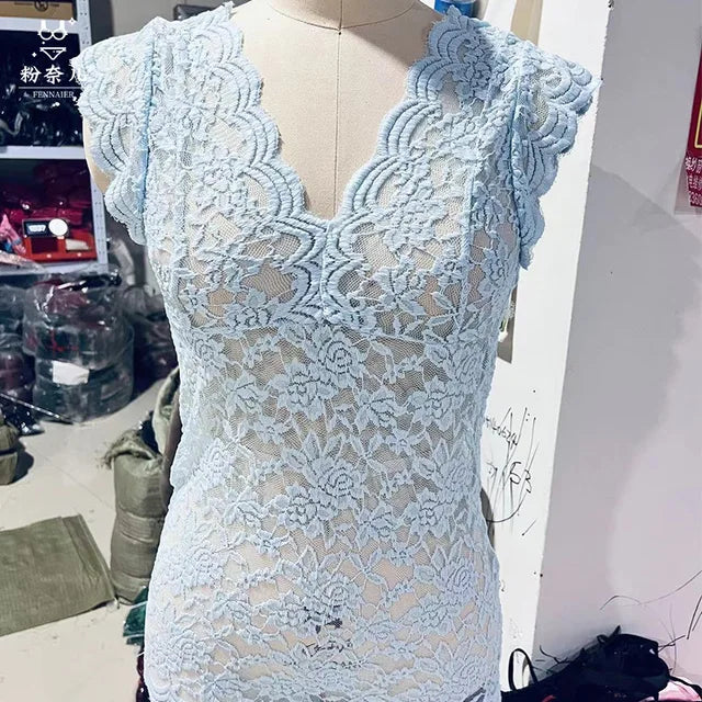 sleeveless-lace-top-scalloped-v-neck3